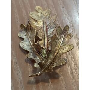 Vintage Rustic Gold Tone on Brass Oak Leaf Pin Brooch